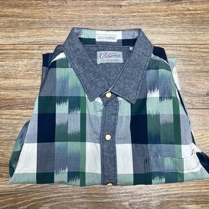 Mens 7💎 Pearl Button Long Sleeve. Size Medium.